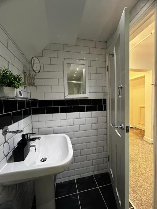 Lovely 5Br Home In Manchester. Close To The City Ngoại thất bức ảnh